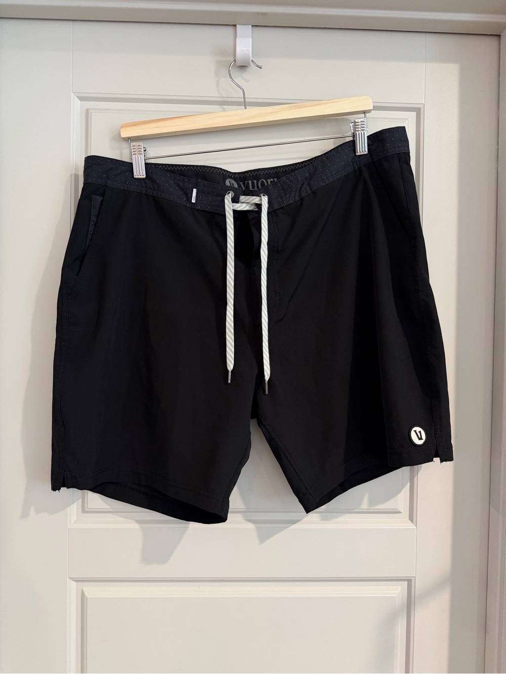 Vuori Black Men's Swim/Board‎ Drawstring Shorts Size 38